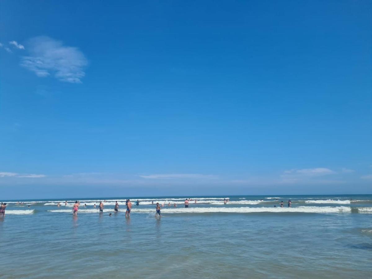 Apto A 50M Da Praia, Com Ar Condicionado, Wifi , Portaria 24H Прая-Гранди Экстерьер фото
