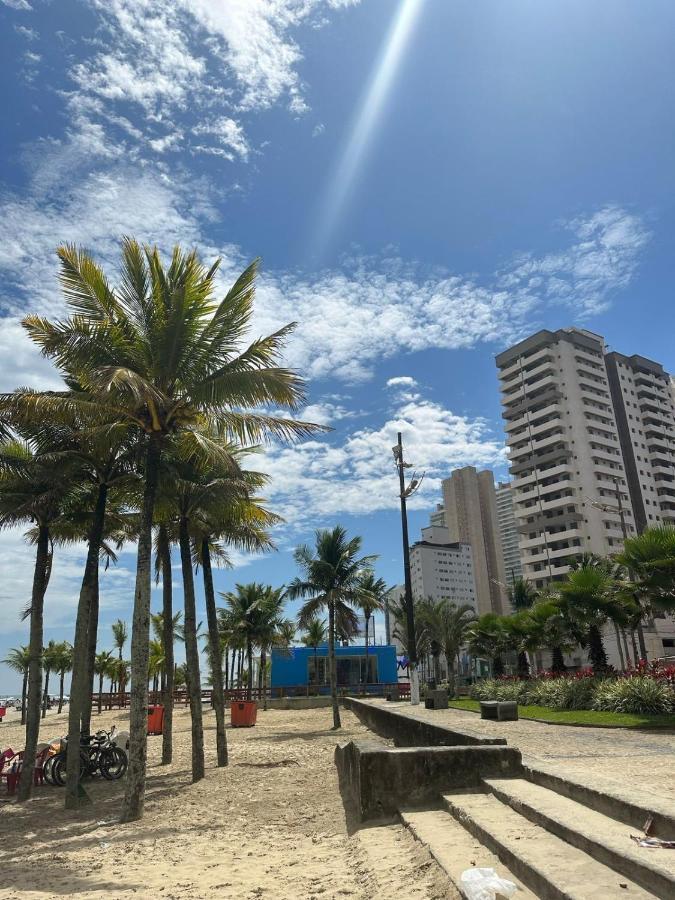 Apto A 50M Da Praia, Com Ar Condicionado, Wifi , Portaria 24H Прая-Гранди Экстерьер фото